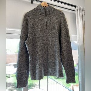Lightly Used Vince Men’s Heather Gray Sweater